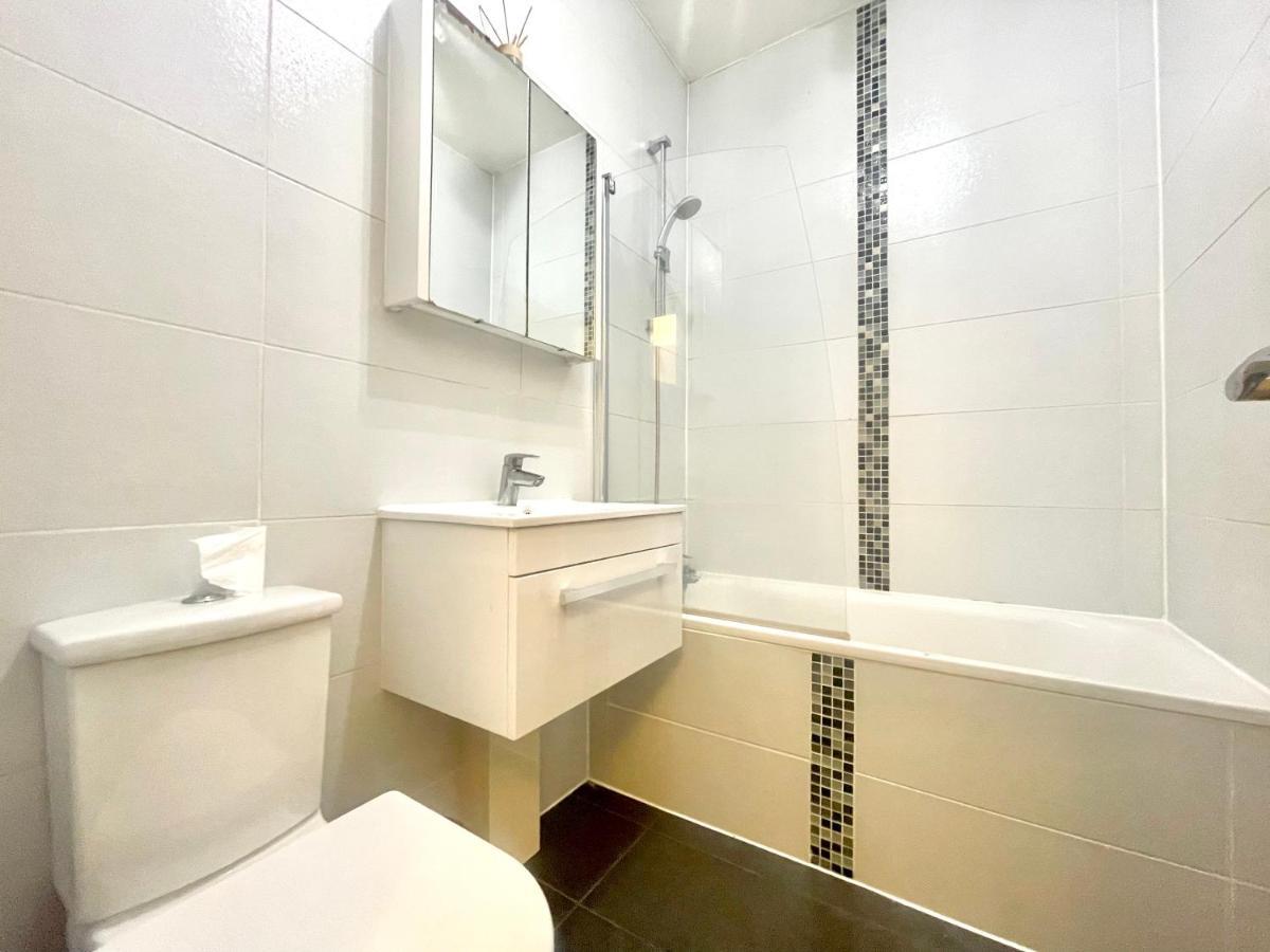 לונדון 137 Guest House Camden Town מראה חיצוני תמונה