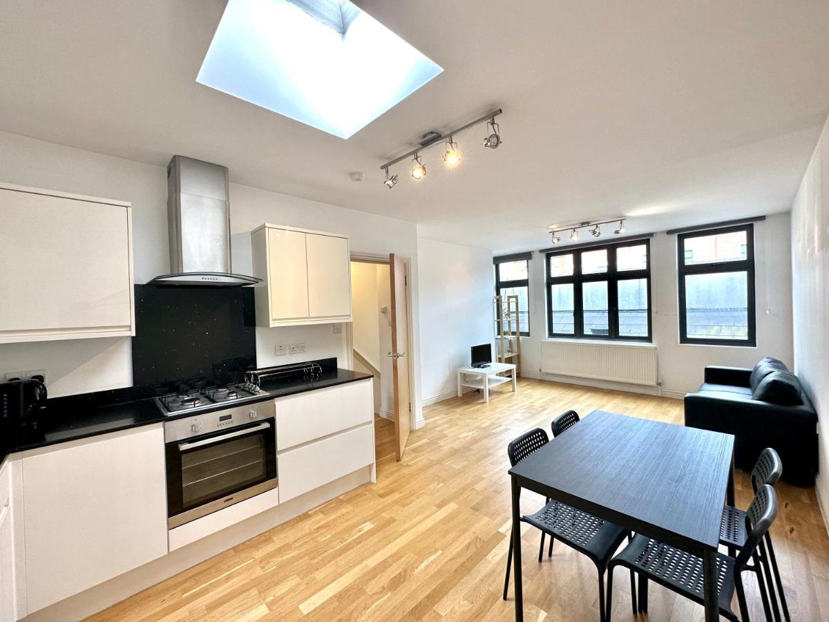 לונדון 137 Guest House Camden Town מראה חיצוני תמונה