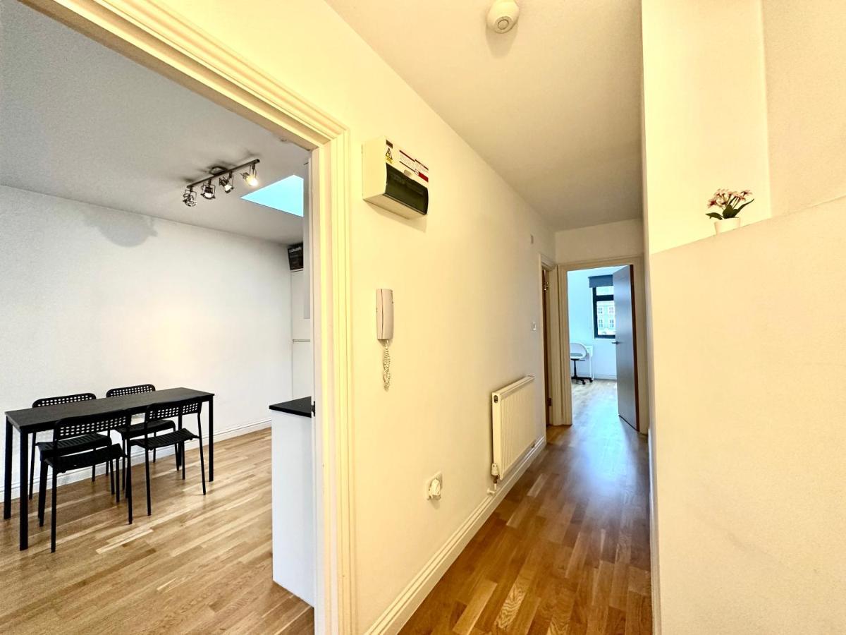 לונדון 137 Guest House Camden Town מראה חיצוני תמונה