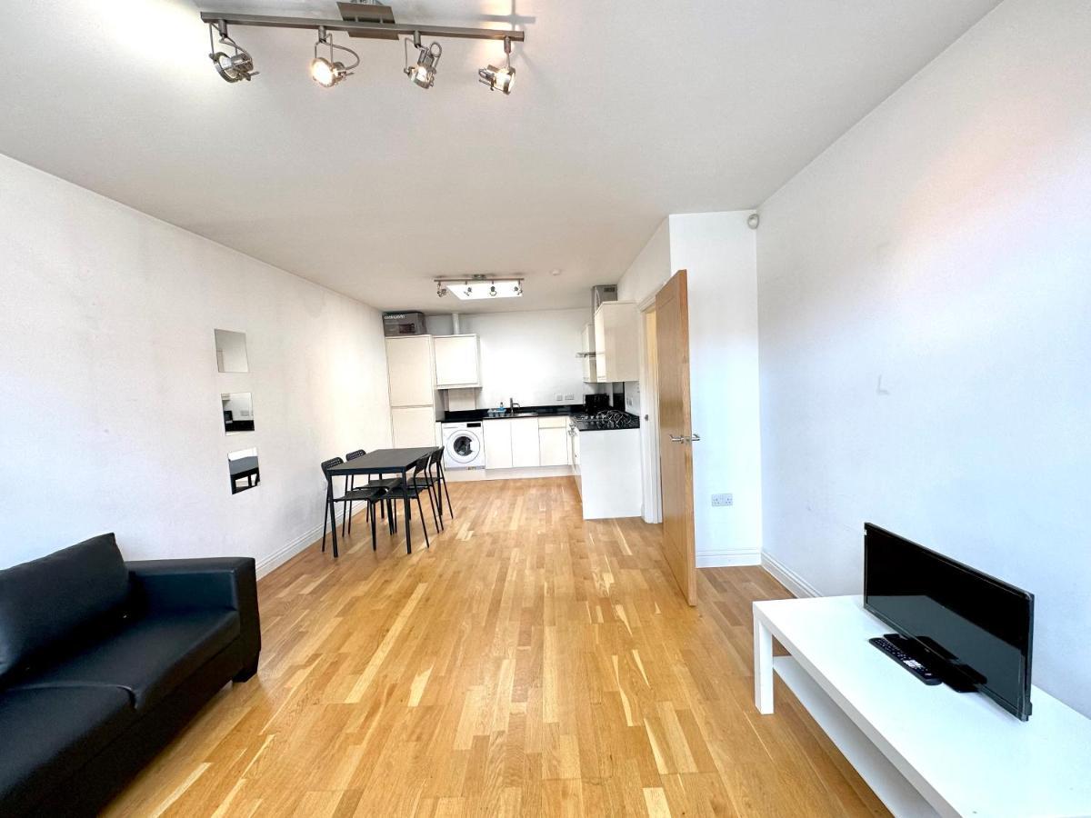 לונדון 137 Guest House Camden Town מראה חיצוני תמונה